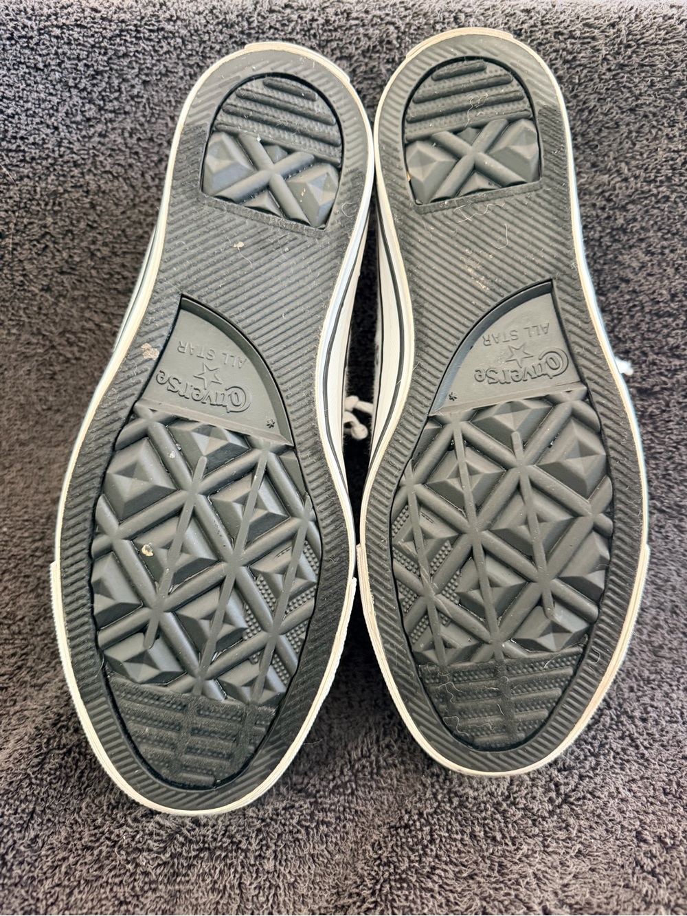 Converse Low-Top Shoreline Slip-On Sneakers in Light Gray and White - Picture 4 of 5